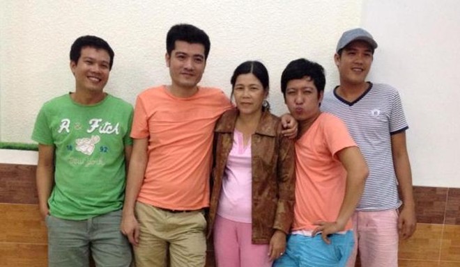 Hé lộ món quà &#34;khủng&#34; anh trai tặng Trường Giang - Nhã Phương - 2