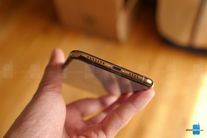 Video đập hộp iPhone Xs Max bản màu vàng cực đẹp - 4
