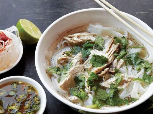 Ẩm thực - Phở Việt Nam đứng đầu danh sách những món mì ngon nhất châu Á