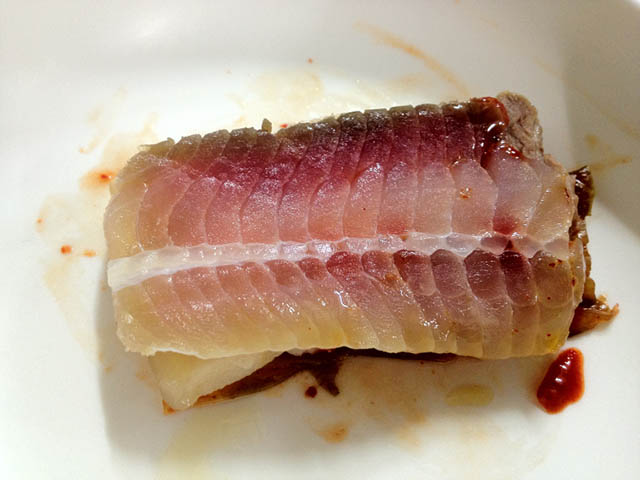 Trái ngược với món cá đuối thường thấy, đặc sản Hàn Quốc này khiến ai cũng bịt mũi khi ăn - 4