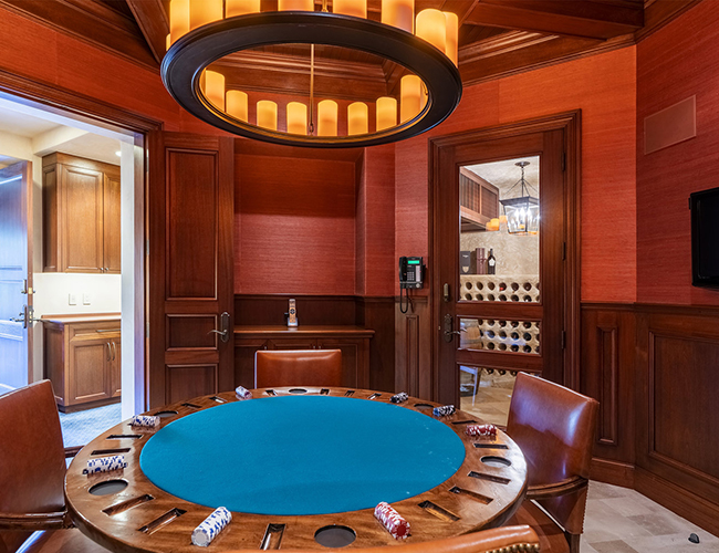 Không gian phòng poker