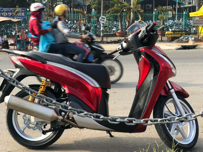Mê mệt Honda SH Ý biển đẹp, độ đồ cao cấp của dân chơi Biên Hòa - 1