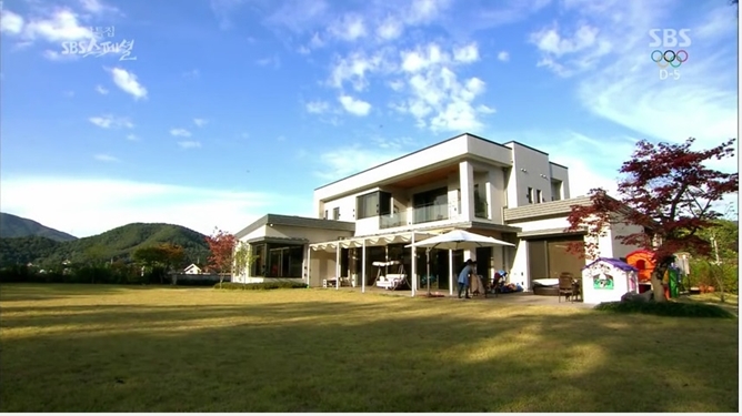 Lee Young Ae bất ngờ tiết lộ thân thế 'khủng' của chồng sau 9 năm ở ẩn - 4