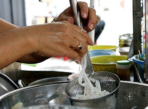 Nóng 24h qua: Ô tô chở 5 người thuộc Văn phòng Quốc hội lao xuống vực - 4