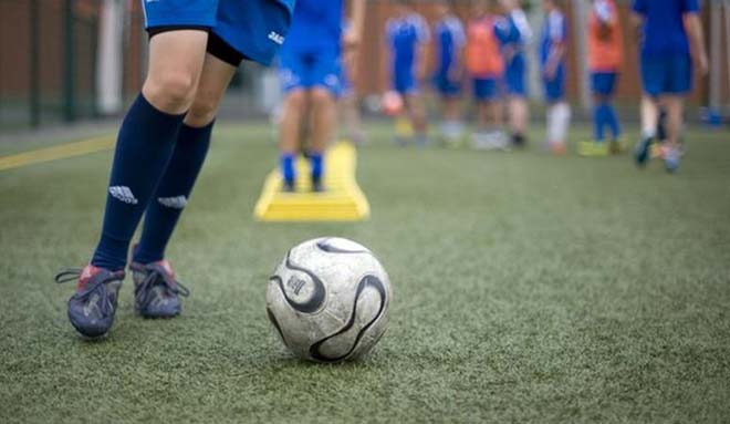 Động trời scandal ấu dâm bóng đá Anh: HLV Man City, Chelsea dính chàm - 1