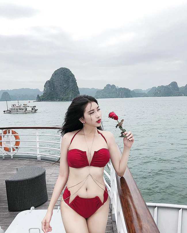 Ý Nhi và hai người chị là Hồ Ngọc Thanh Tuyền và Hồ Ngọc Thanh Giang từng nổi như cồn trên mạng xã hội với danh xưng &#34;ba nàng tiên họ Hồ&#34;.&nbsp;