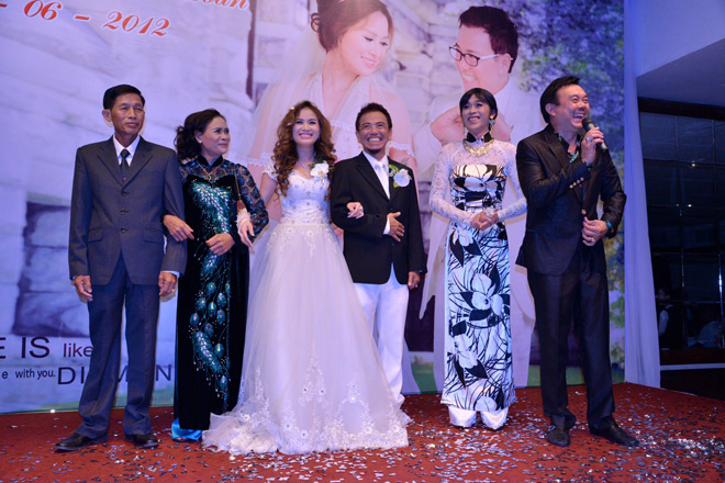 Điều khiến Hoài Linh gây sốt mỗi khi đi đám cưới - 2