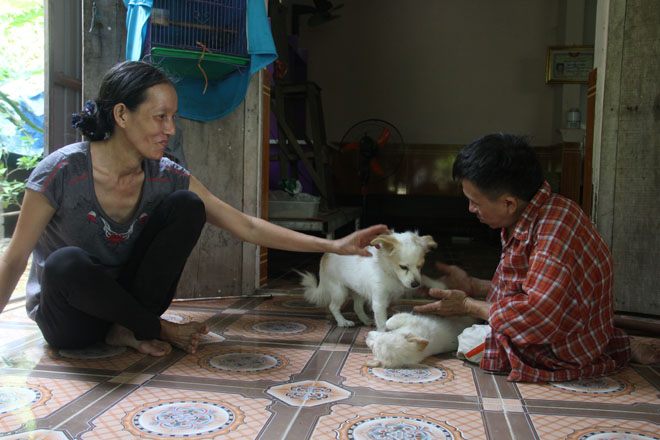 Chuyện tình đẫm nước mắt trong ngôi nhà có 3 cha con bị xương thủy tinh - 1