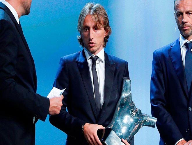 France Football lật kèo FIFA: Modric mất bóng Vàng, “Siêu thần đồng” sáng cửa - 1