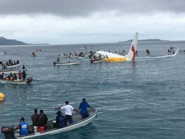Thế giới - Có 4 người Việt là hành khách chuyến bay rơi xuống biển ở Micronesia