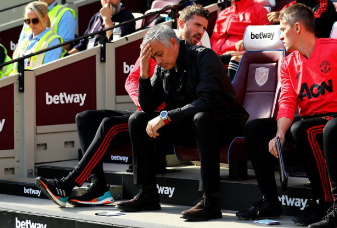 Mourinho quen thói &#34;trù dập&#34;: MU lĩnh trọn bi kịch, Pogba là nạn nhân - 2