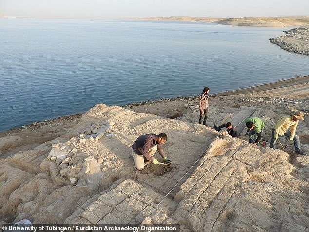 Cung điện 3.400 năm tuổi của đế chế cổ xưa bất ngờ lộ diện ở hồ nước Iraq - 2