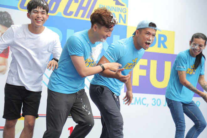 Ngô Kiến Huy đón sinh nhật bất ngờ cùng dàn sao "Running Man" - 5