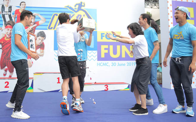 Ngô Kiến Huy đón sinh nhật bất ngờ cùng dàn sao "Running Man" - 3