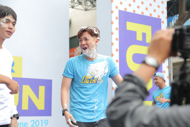 Ngô Kiến Huy đón sinh nhật bất ngờ cùng dàn sao "Running Man" - 4