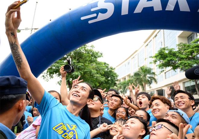 Ngô Kiến Huy đón sinh nhật bất ngờ cùng dàn sao "Running Man" - 6