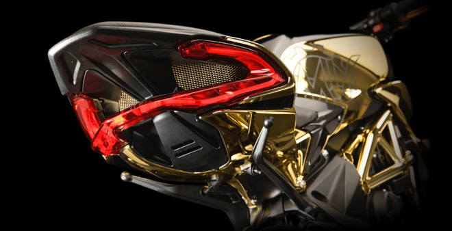 Mãn nhãn siêu mô tô độc nhất vô nhị mạ vàng "vua chúa" MV Agusta - 5