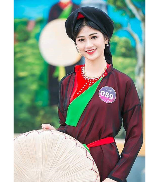 Người đẹp Bắc Ninh tốt nghiệp trường PTTH chuyên Bắc Ninh và hiện đang là sinh viên năm nhất của Học viện Tài chính (Hà Nội).