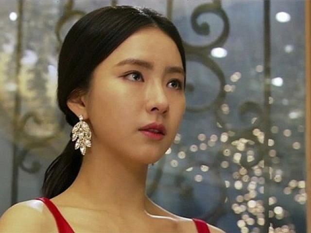 Bạn trẻ - Cuộc sống - Nghe âm thanh lạ sau tiếng cửa phòng tắm, tôi hùng hổ xông vào thì ngã ngửa