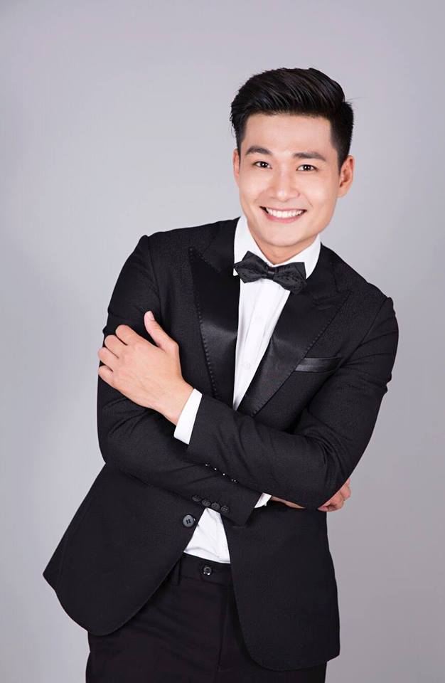 MC 'soái ca' 6 múi của nhà đài VTV khiến dân mạng phải "truy lùng" là ai? - 2