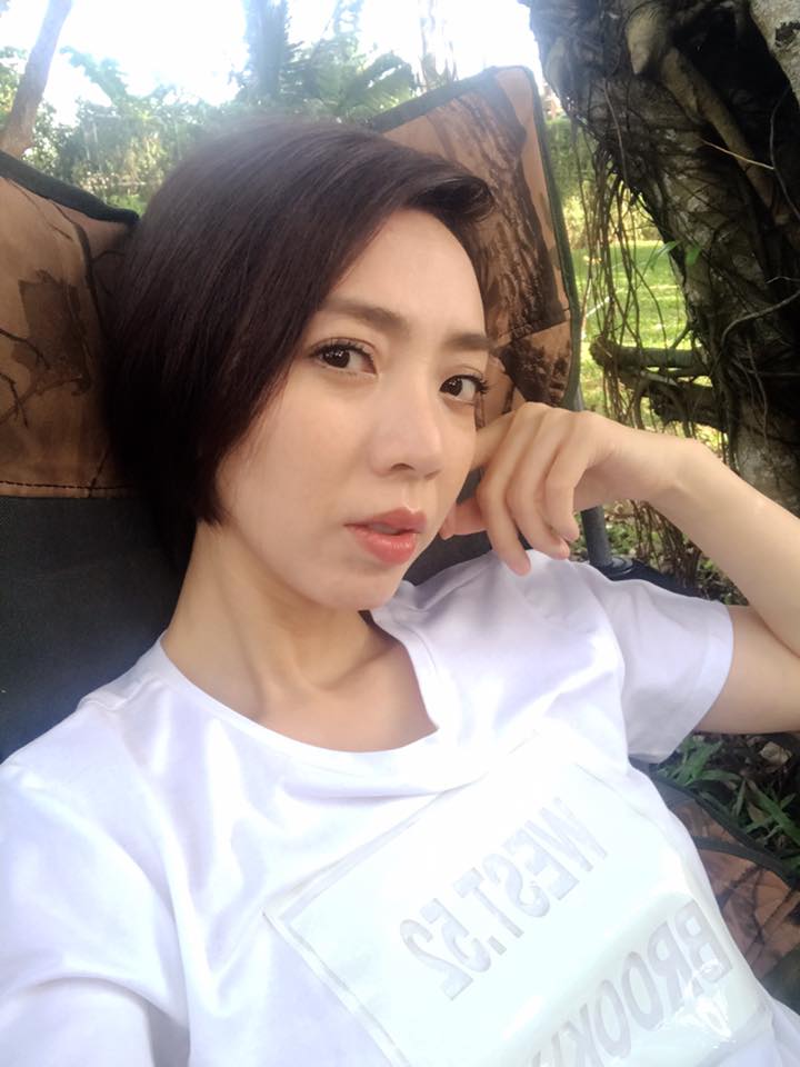 Bí quyết đi ngủ để da bóng đẹp, mặt mộc &#34;dìm không chìm&#34; của danh hài Thu Trang - 2