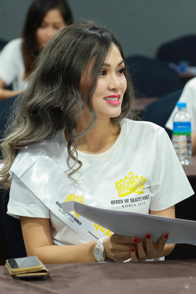 Chồng đại gia tháp tùng Hoa hậu quê Vũng Tàu tham gia cuộc thi sắc đẹp thế giới - 9