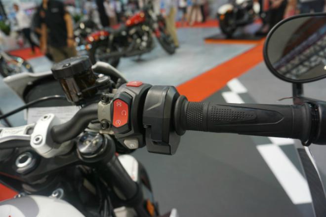 “Mãnh thú” Triumph Triple Street RS giá 430 triệu đồng, nâng tầm phái mạnh - 5