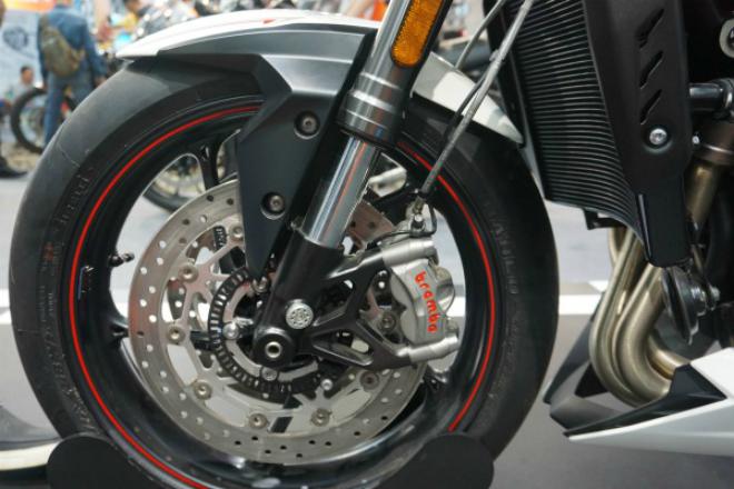 “Mãnh thú” Triumph Triple Street RS giá 430 triệu đồng, nâng tầm phái mạnh - 3