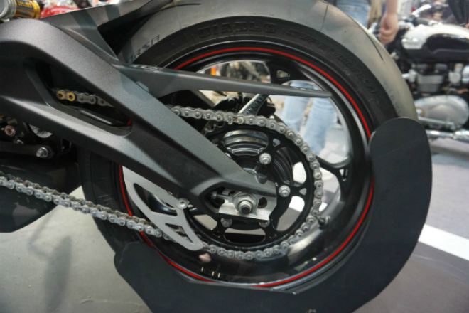 “Mãnh thú” Triumph Triple Street RS giá 430 triệu đồng, nâng tầm phái mạnh - 8