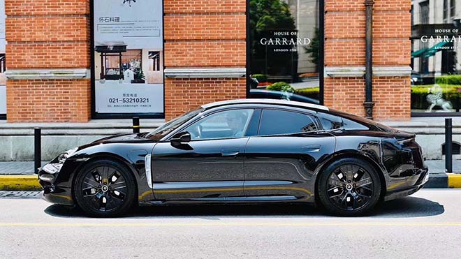 Mẫu xe thể thao Porsche Taycan ứng dụng công nghệ EV sắp về Việt Nam - 3