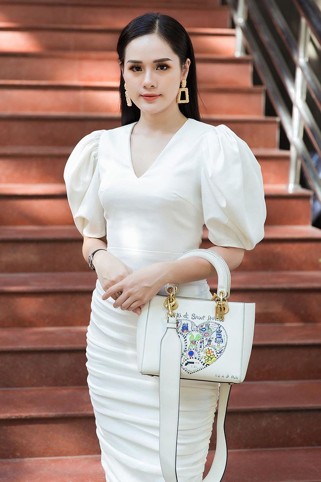 Bạn gái U23 VN Trọng Đại: &#34;Tôi đi thi hoa hậu, chuyện tình cảm xin đừng nhắc tới&#34; - 1