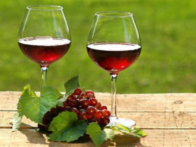 Sức khỏe đời sống - Chuyển từ rượu mạnh sang rượu vang để tránh bệnh hiểm về gan là quan niệm sai lầm