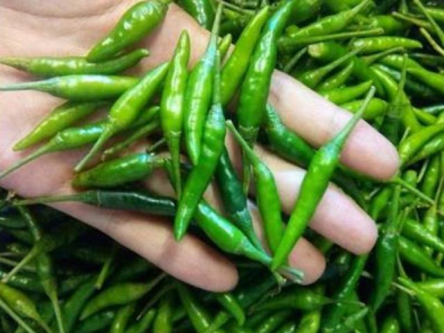 Thị trường - Tiêu dùng - Gây rát lưỡi, rát họng nhưng người Việt vẫn đổ xô đi mua thứ này