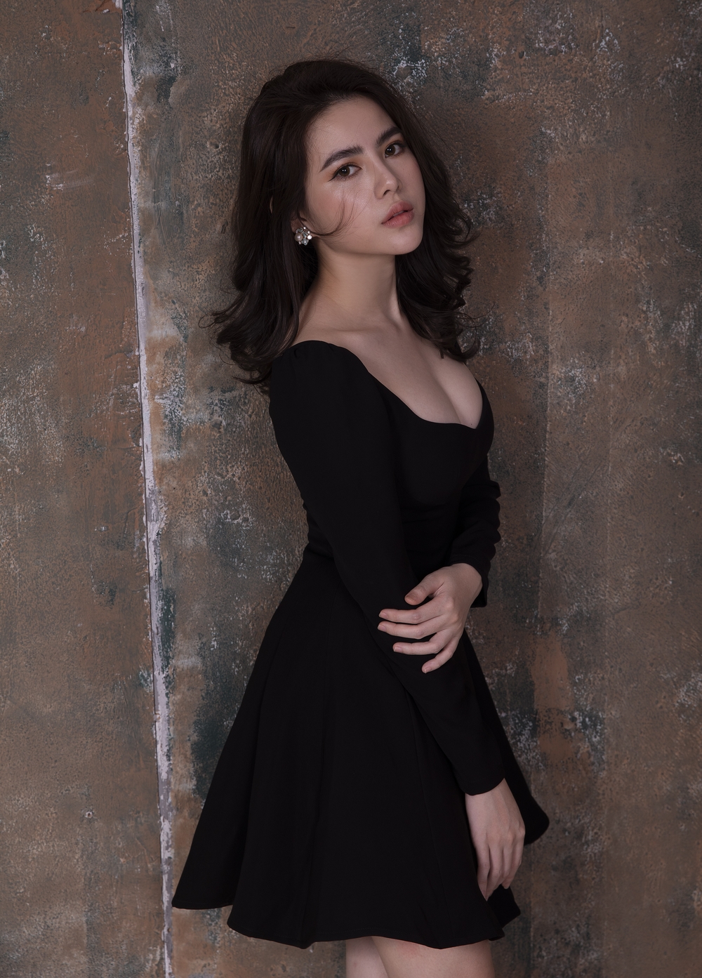 Con gái diễn viên Hữu Tiến vướng nghi án mua giải Á hậu để vào showbiz - 2