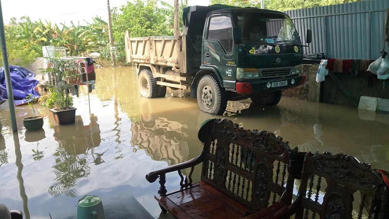 Mưa lớn làm vỡ kênh gây ngập ở Nghệ An - 4