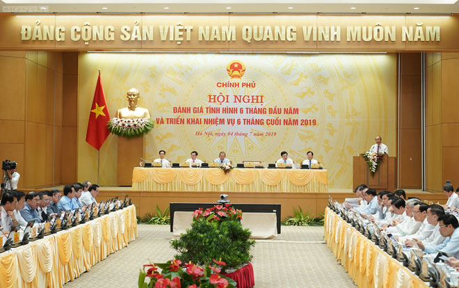 Thủ tướng: "Cần chấm dứt ngay tình trạng nói hay, làm dở, làm chậm" - 1