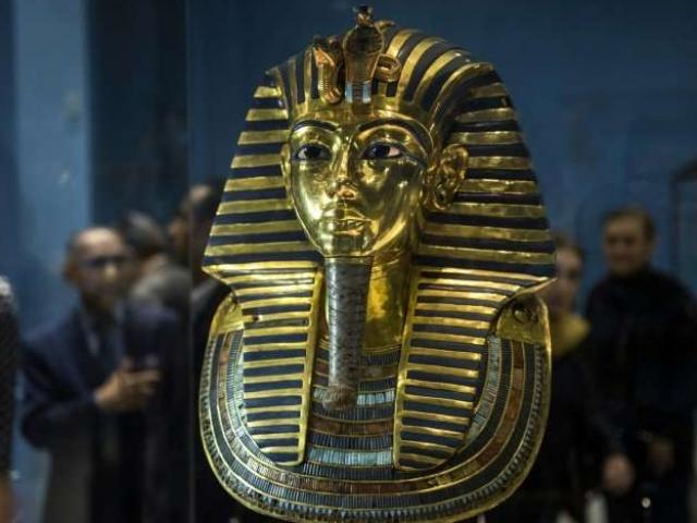 Thế giới - Tượng pharaoh trẻ nhất được bán giá với giá kỷ lục, Ai Cập phản ứng dữ dội