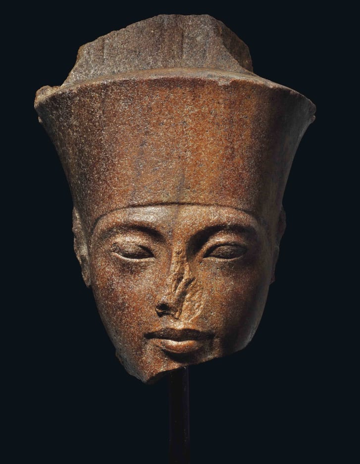 Tượng pharaoh trẻ nhất được bán giá với giá kỷ lục, Ai Cập phản ứng dữ dội - 1