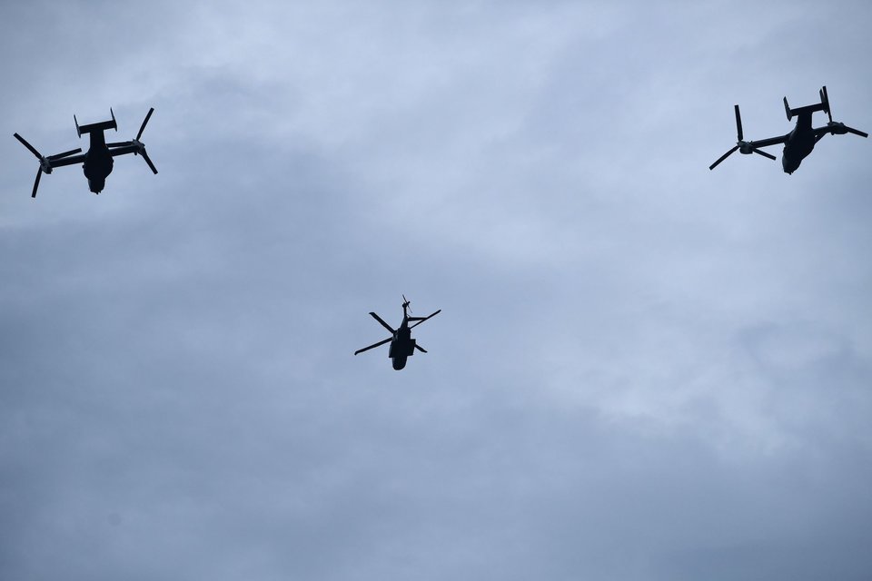 Không quân Mỹ phô diễn sức mạnh "chưa từng thấy" mừng quốc khánh Mỹ - 3