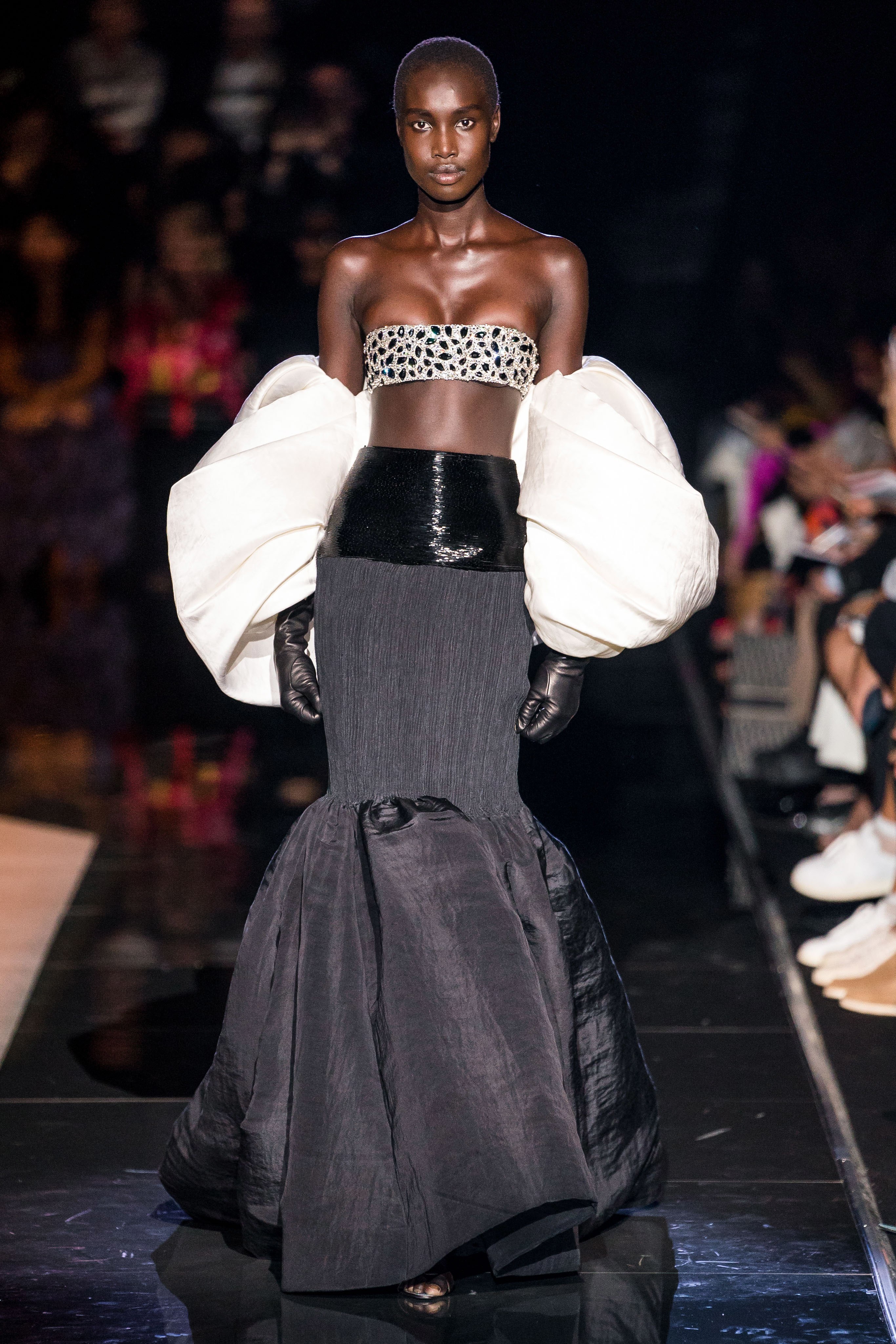 Những bộ sưu tập tuyệt đẹp trên sàn Haute Couture Thu 2019 - 11