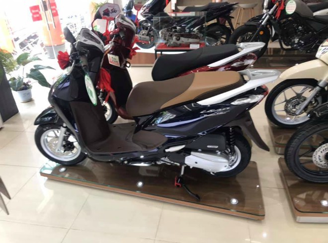 Ảnh thực tế Honda Lead 125cc mới, lô-gô cách điệu, trang bị cao cấp - 4