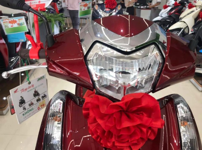 Ảnh thực tế Honda Lead 125cc mới, lô-gô cách điệu, trang bị cao cấp - 3