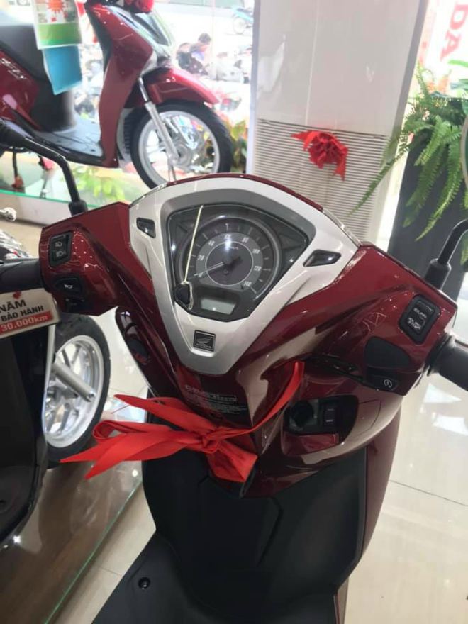 Ảnh thực tế Honda Lead 125cc mới, lô-gô cách điệu, trang bị cao cấp - 9