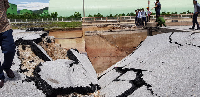 Nóng 24h qua: Bác sĩ suýt ngất khi nhìn thai nhi tử vong với vết đứt ngang cổ - 3