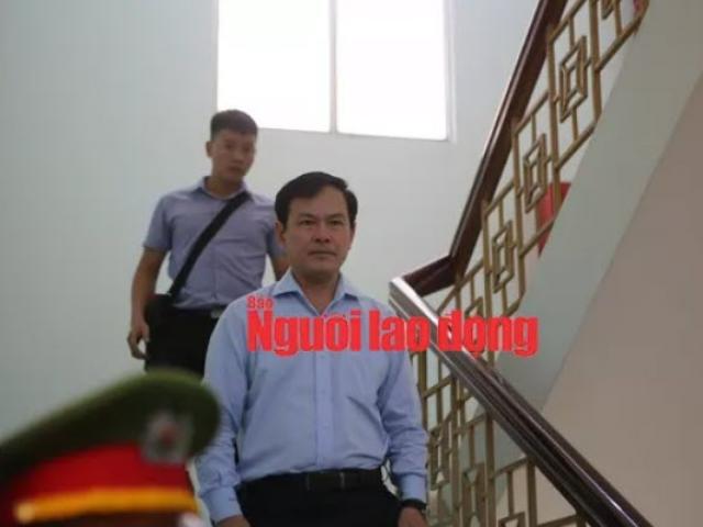 Điều tra bàn tay trái ông Nguyễn Hữu Linh làm gì trong thang máy