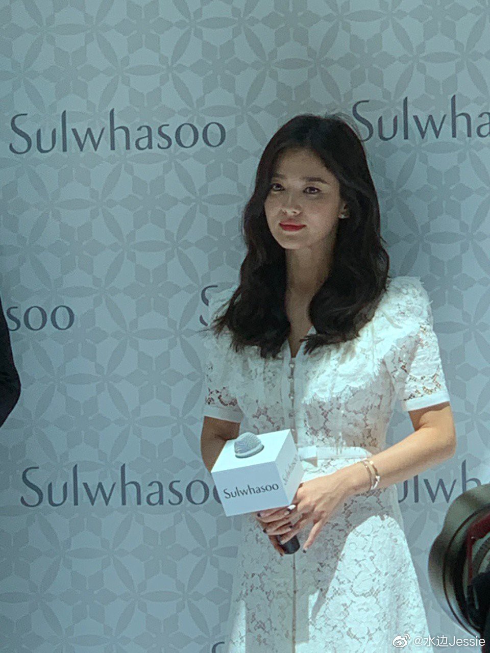 Song Hye Kyo nói gì trong 15 phút xuất hiện lần đầu tiên sau vụ ly hôn 1500 tỷ? - 3