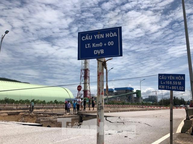 Tin tức trong ngày - Hố tử thần chân cầu Yên Hòa nuốt chết người: Ai phải chịu trách nhiệm?