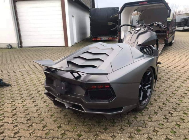 SỐC: Môtô đầu “khủng long”, đuôi Lamborghini gây sốt dân mạng Việt - 3