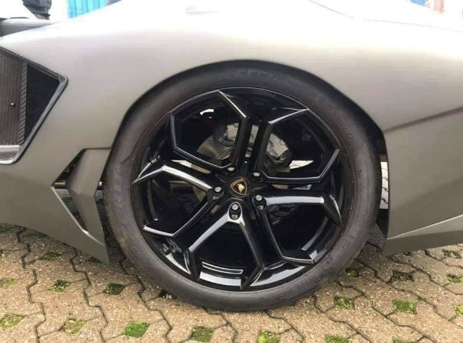 SỐC: Môtô đầu “khủng long”, đuôi Lamborghini gây sốt dân mạng Việt - 5