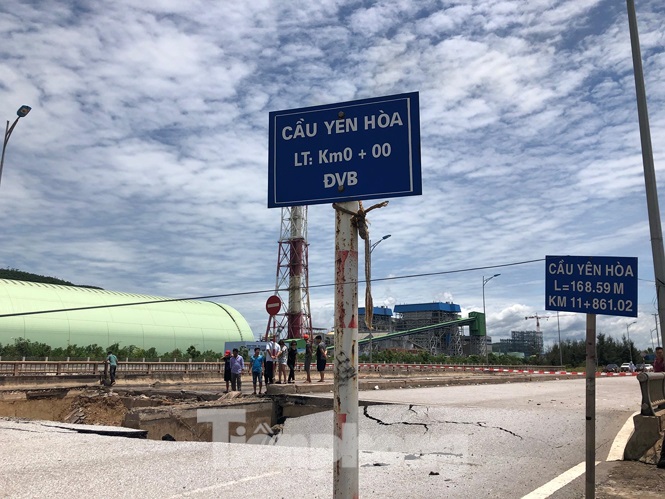 Hố tử thần chân cầu Yên Hòa nuốt chết người: Ai phải chịu trách nhiệm? - 1